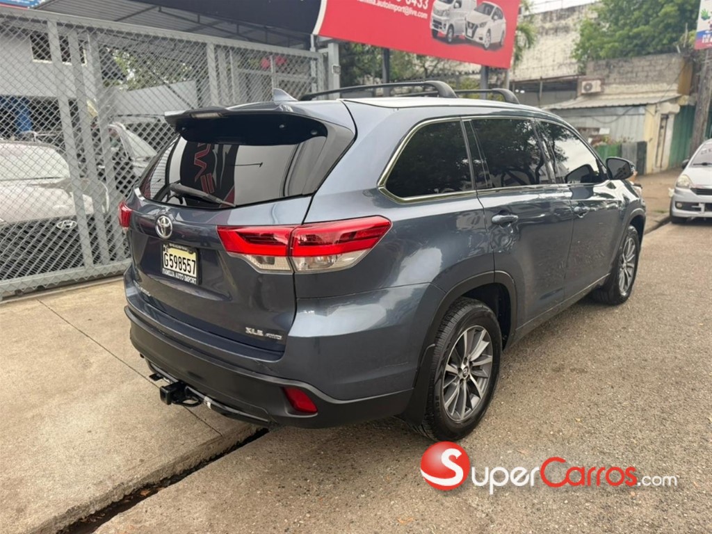2017 Toyota Highlander XLE — foto 5 / 11