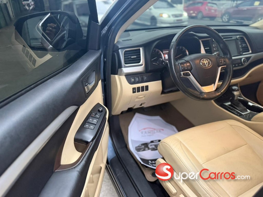 2017 Toyota Highlander XLE — foto 8 / 11