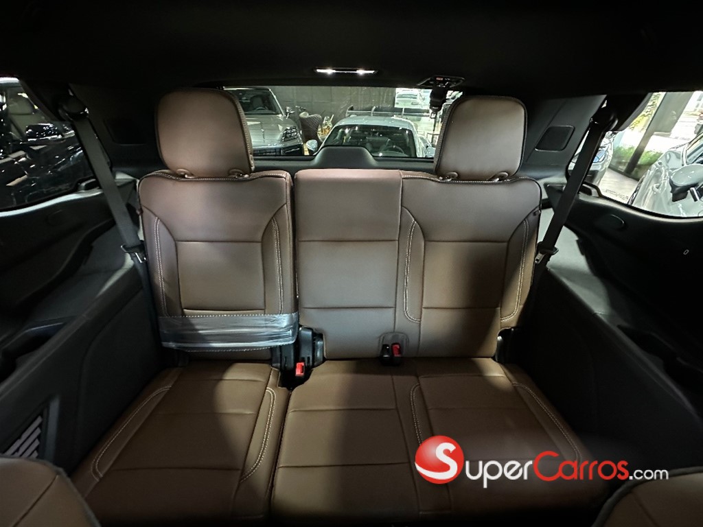 2026 Chevrolet Tahoe Highcountry — foto 10 / 12