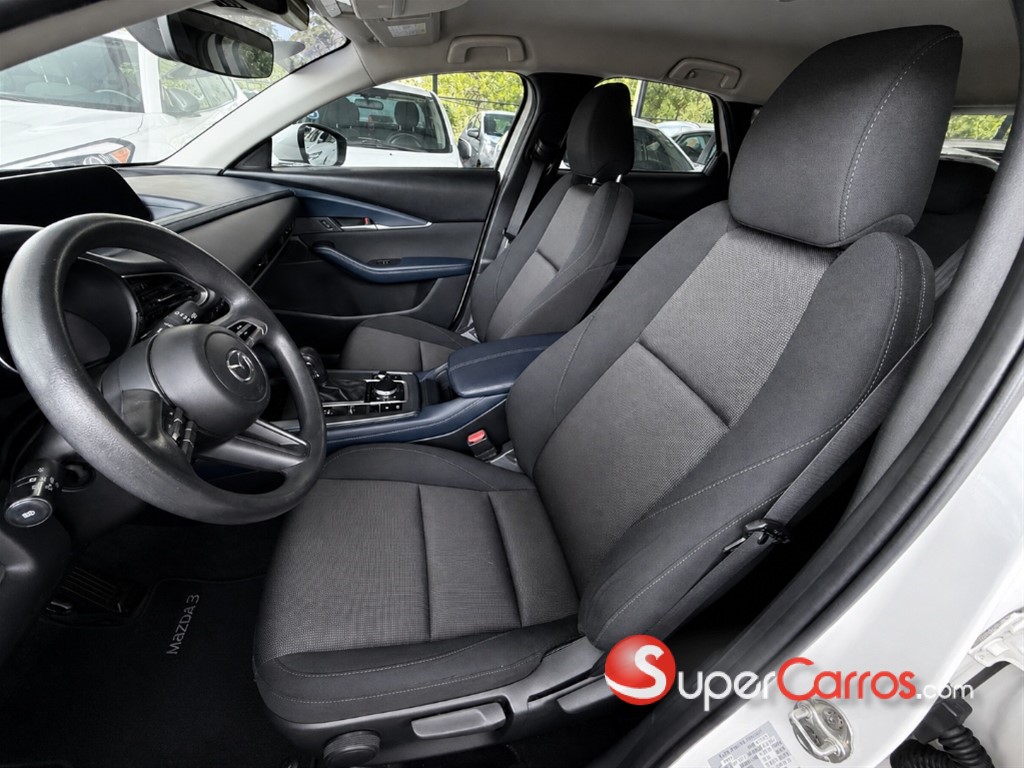 2021 Mazda CX-30 — foto 8 / 9