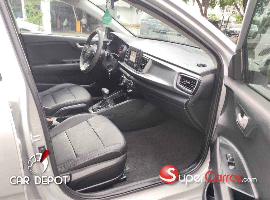 2020 Kia Rio LX — foto 6 / 9