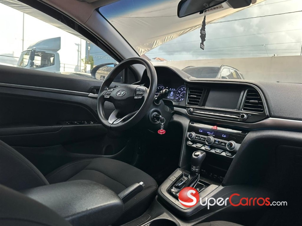 2020 Hyundai Elantra SEL — foto 5 / 8