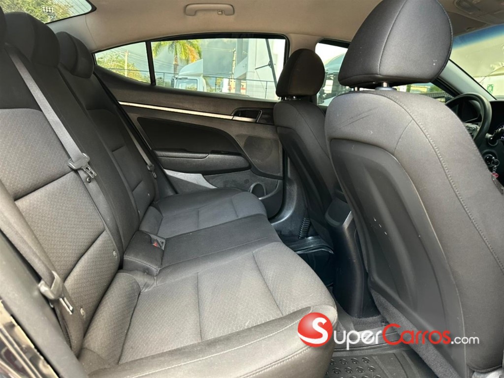 2020 Hyundai Elantra SEL — foto 6 / 8