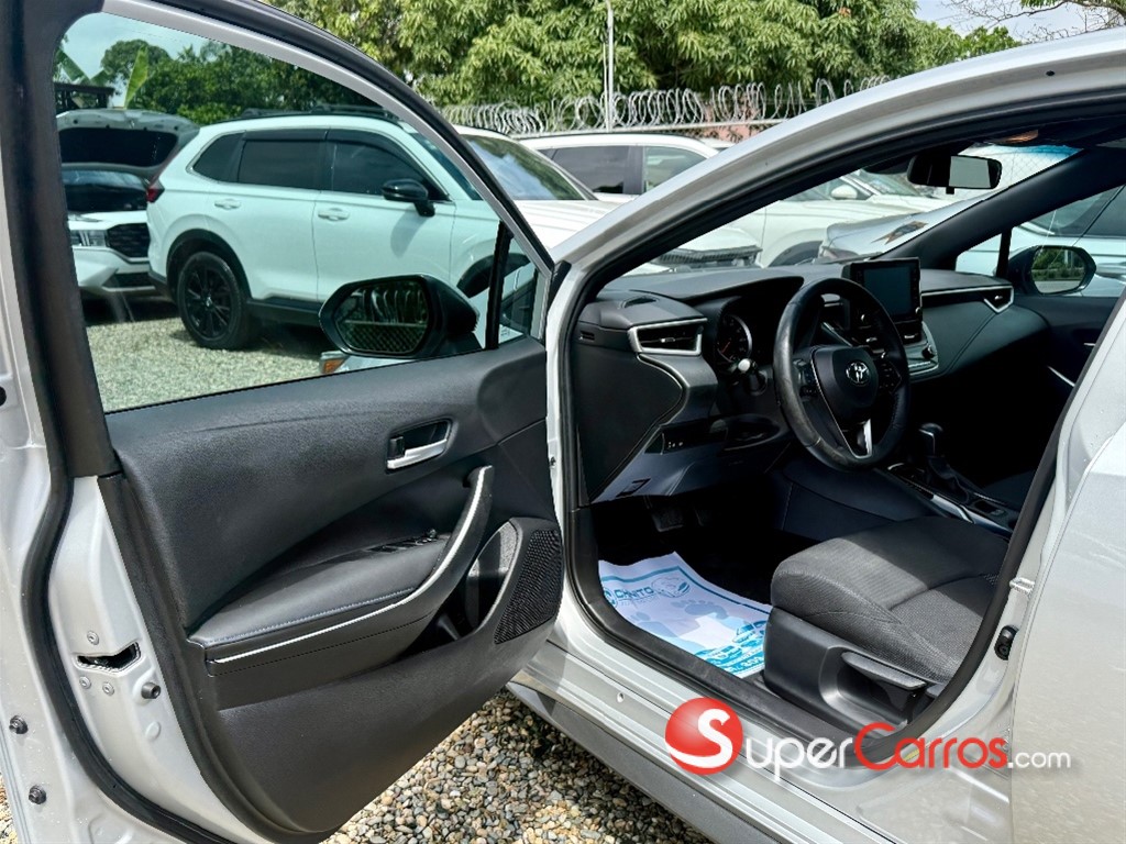 2022 Toyota Corolla SE — foto 8 / 11