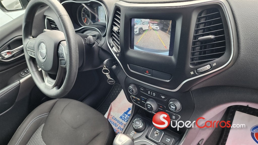 2020 Jeep Cherokee Latitude — foto 10 / 12