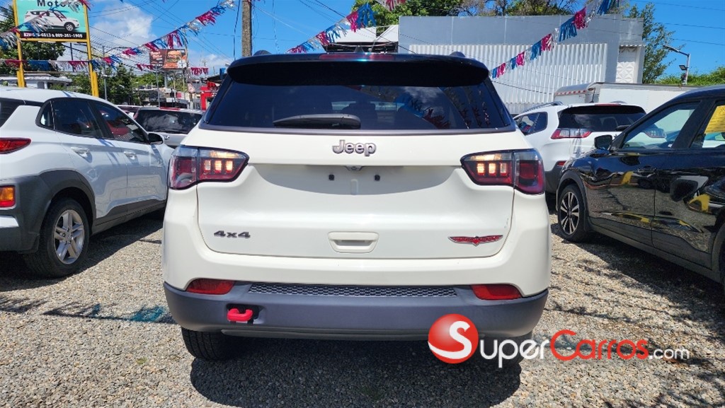 2020 Jeep Compass TrailHawk — foto 5 / 12