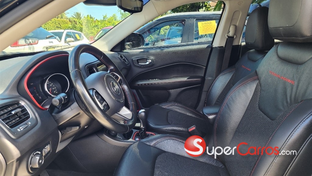 2020 Jeep Compass TrailHawk — foto 7 / 12