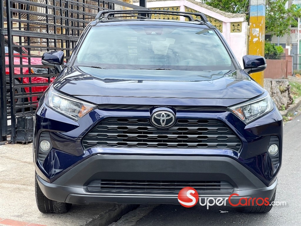 2021 Toyota RAV4 XLE Premium — foto 2 / 12