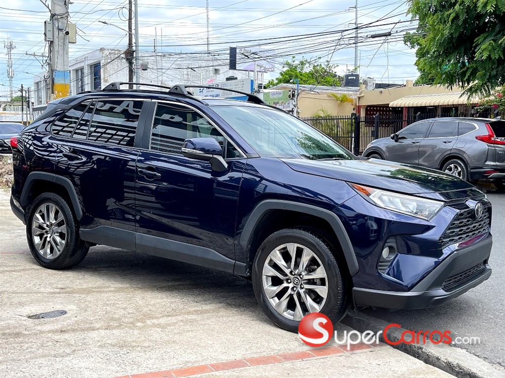 2021 Toyota RAV4 XLE Premium — foto 3 / 12