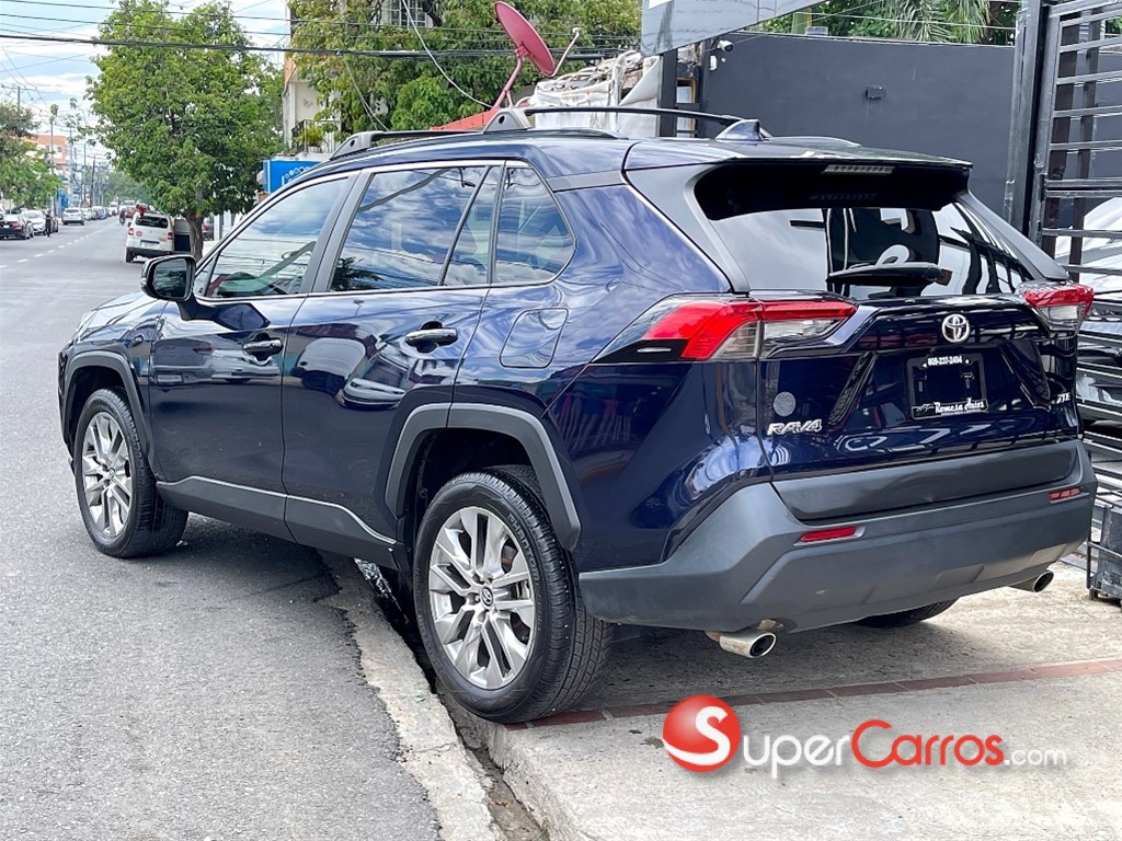 2021 Toyota RAV4 XLE Premium — foto 4 / 12