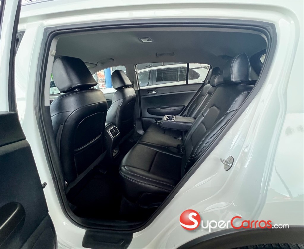 2020 Kia Sportage LX — foto 8 / 12