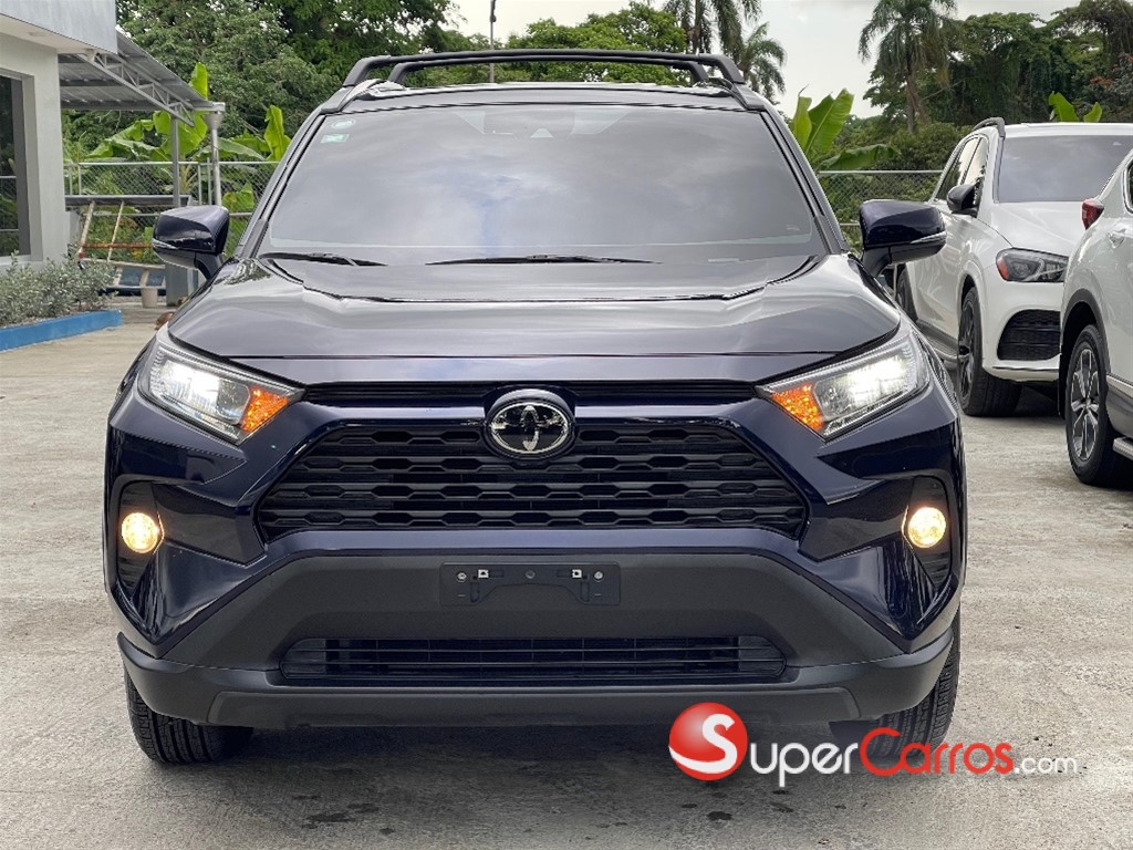 2021 Toyota RAV4 XLE — foto 2 / 11