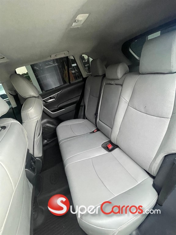 2021 Toyota RAV4 XLE — foto 8 / 11