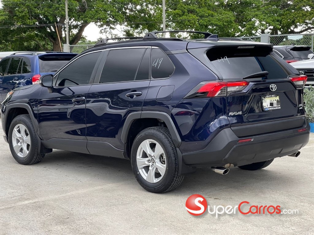 2021 Toyota RAV4 XLE — foto 10 / 11
