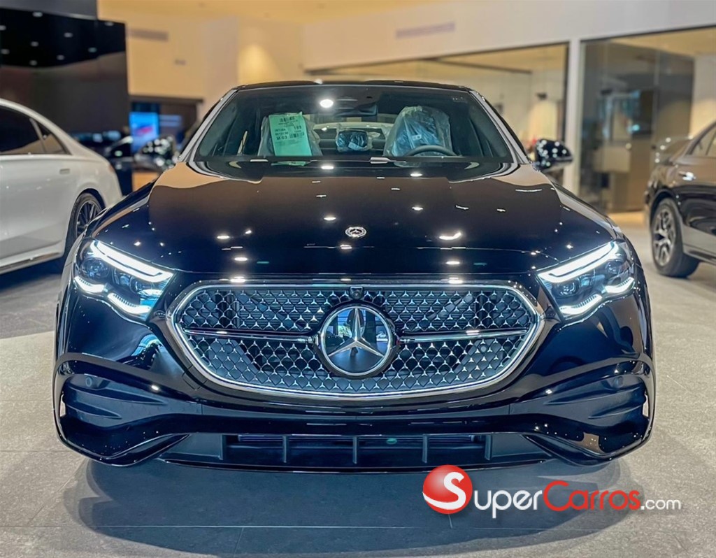2026 Mercedes-Benz Clase E 450 4Matic — foto 3 / 12