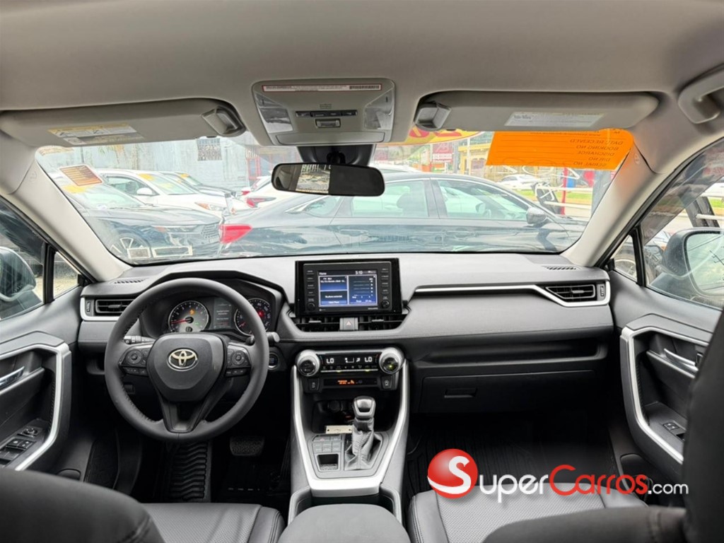 2020 Toyota RAV4 XLE — foto 10 / 12