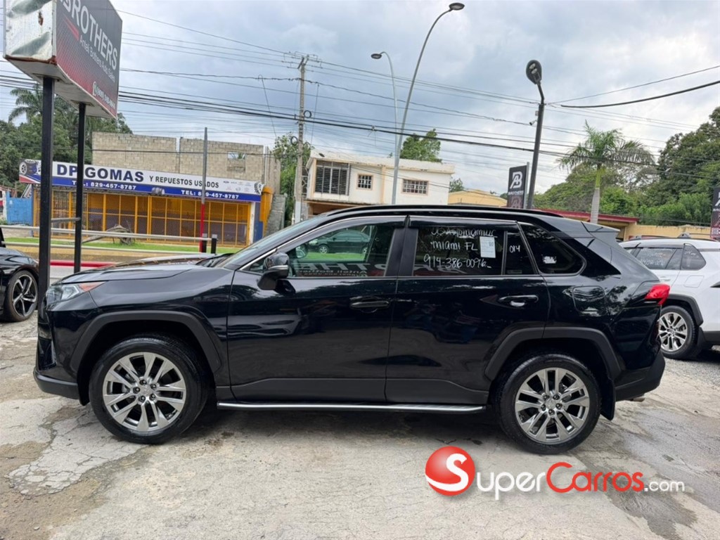 2020 Toyota RAV4 XLE — foto 12 / 12