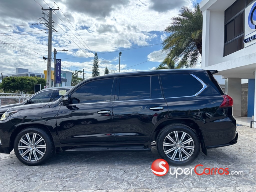 2016 Lexus LX 570 — foto 6 / 12