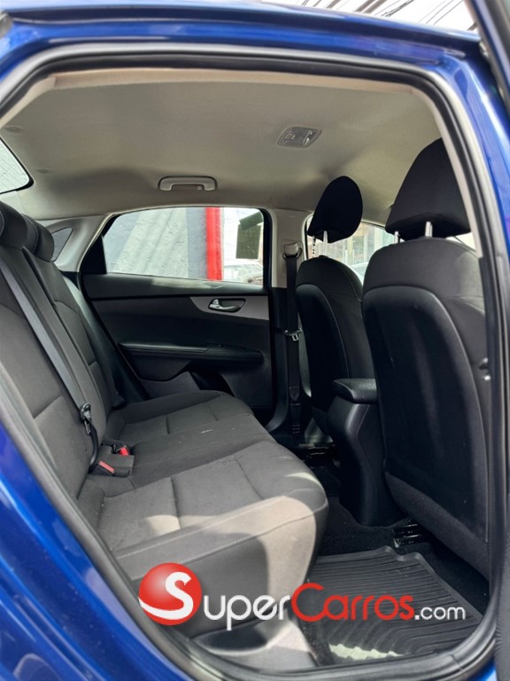2020 Kia Forte LXS — foto 7 / 10