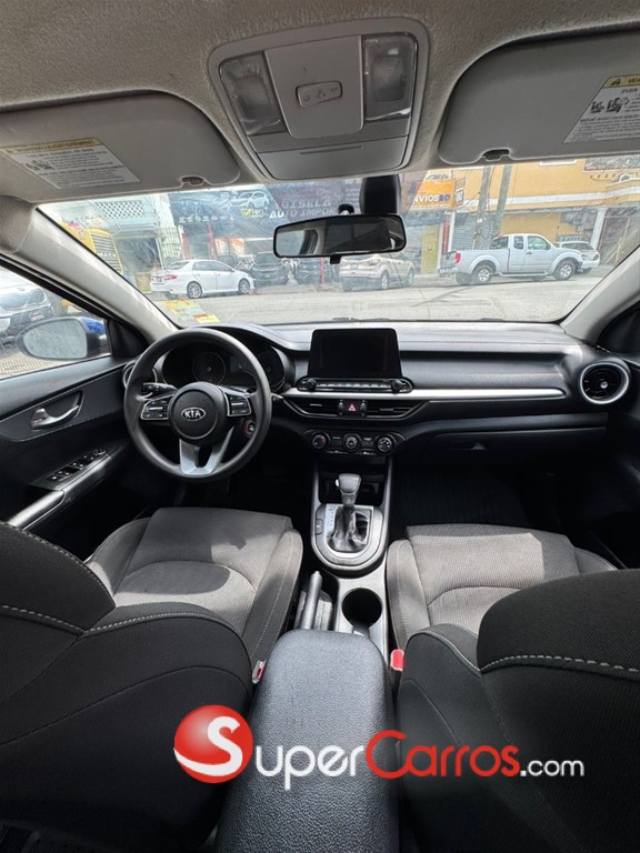 2020 Kia Forte LXS — foto 8 / 10