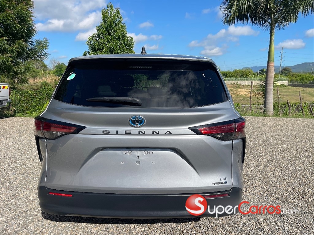 2021 Toyota Sienna LE — foto 3 / 9