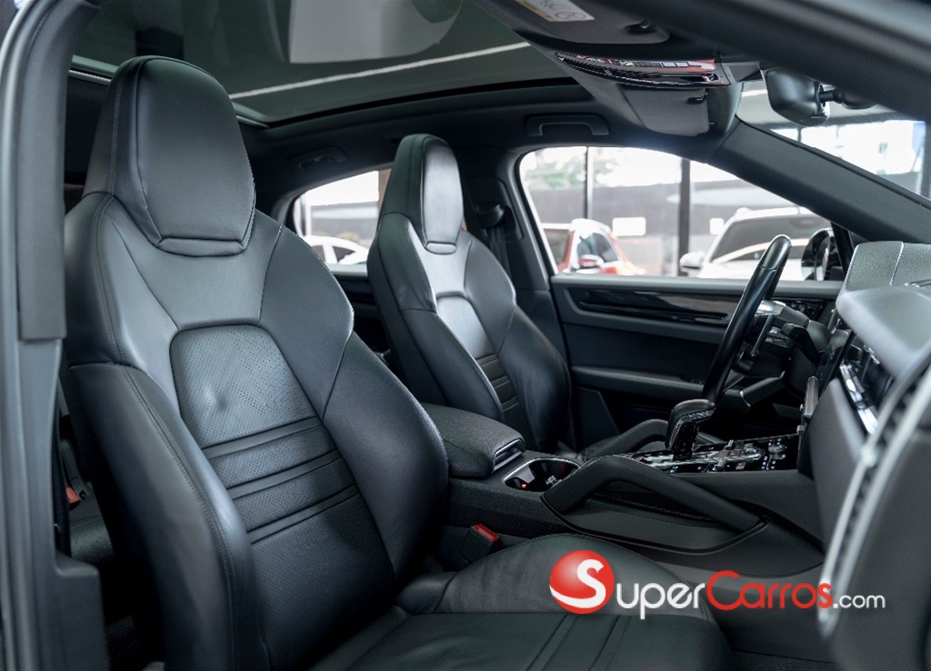 2020 Porsche Cayenne — foto 8 / 12