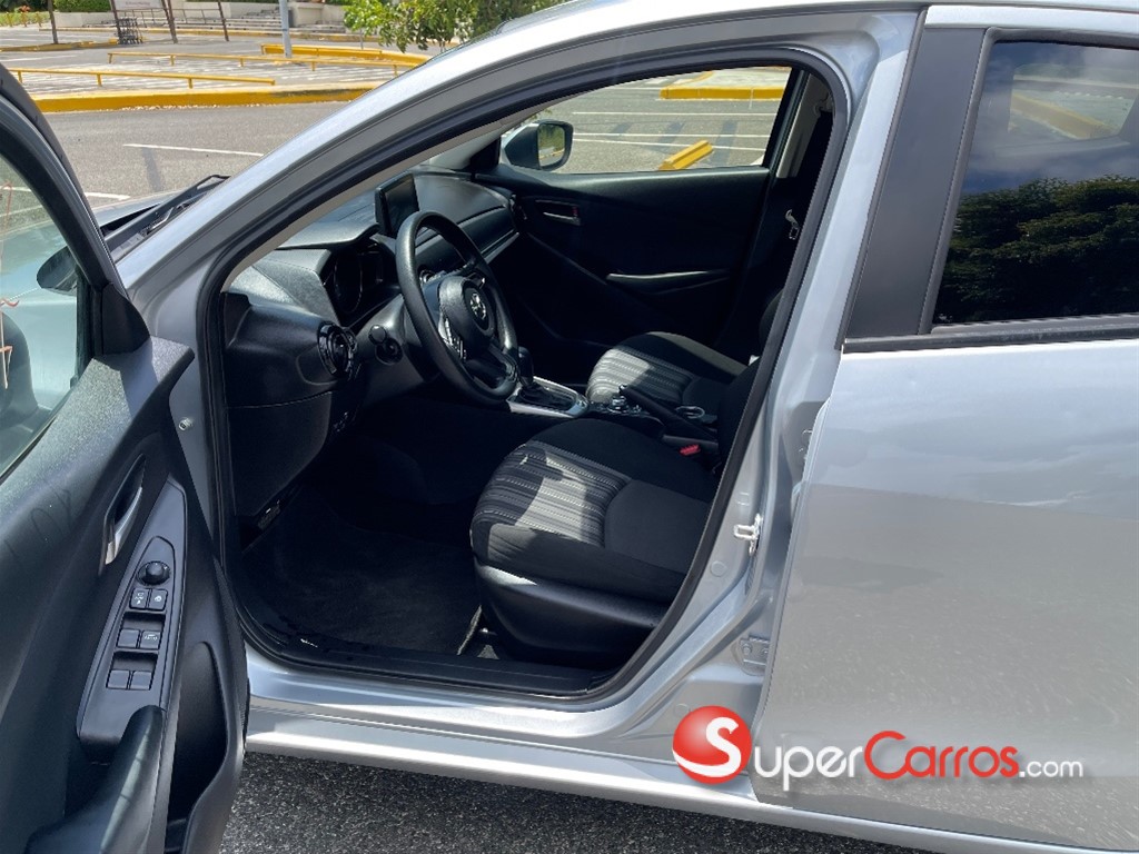 2020 Mazda 2 — foto 8 / 12