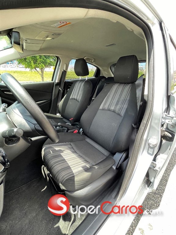 2020 Mazda 2 — foto 11 / 12