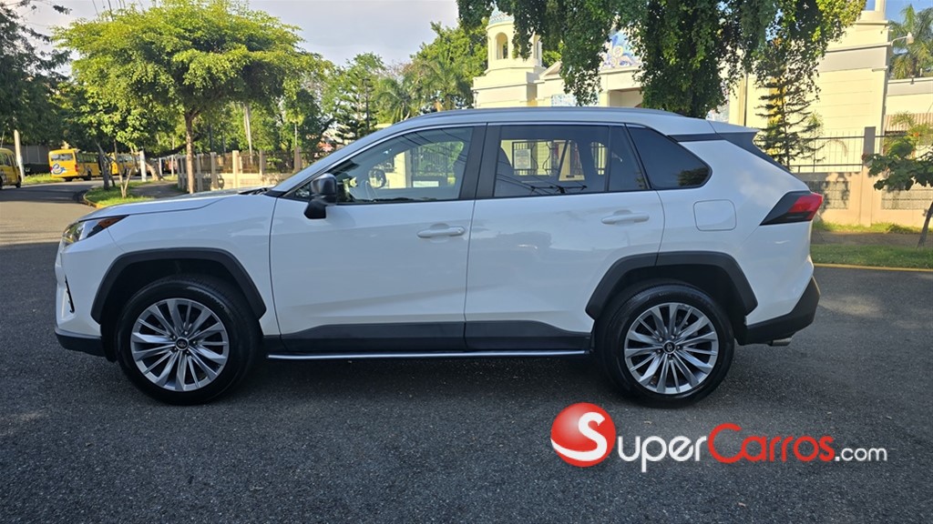2022 Toyota RAV4 LE PLUS — foto 4 / 10