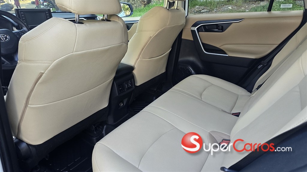 2022 Toyota RAV4 LE PLUS — foto 9 / 10