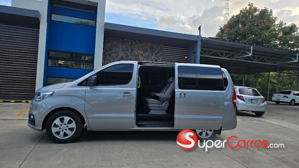 2021 Hyundai Grand Starex — foto 10 / 12