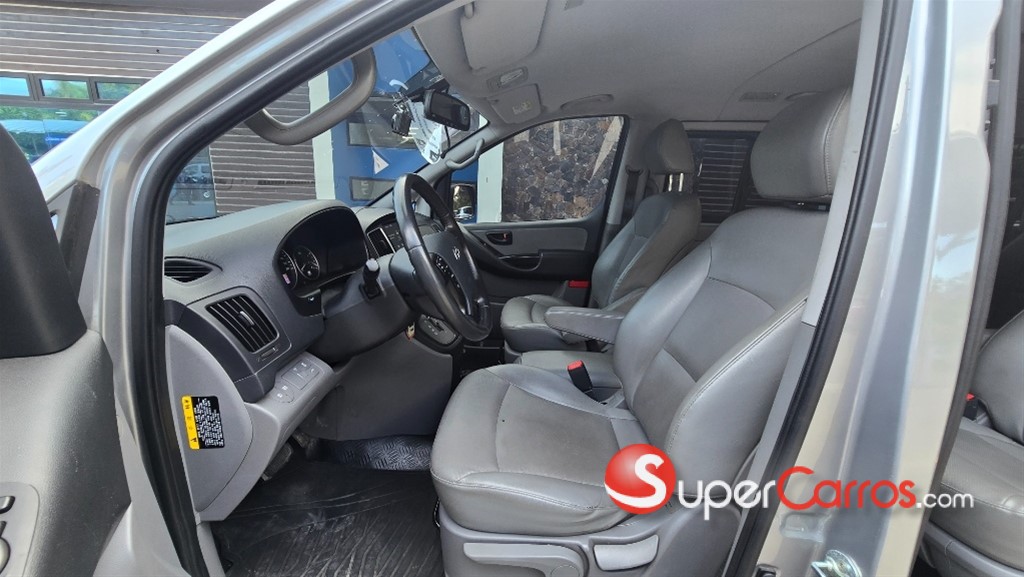 2021 Hyundai Grand Starex — foto 11 / 12