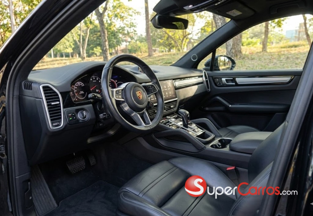 2022 Porsche Cayenne Coupe Platinum — foto 2 / 12