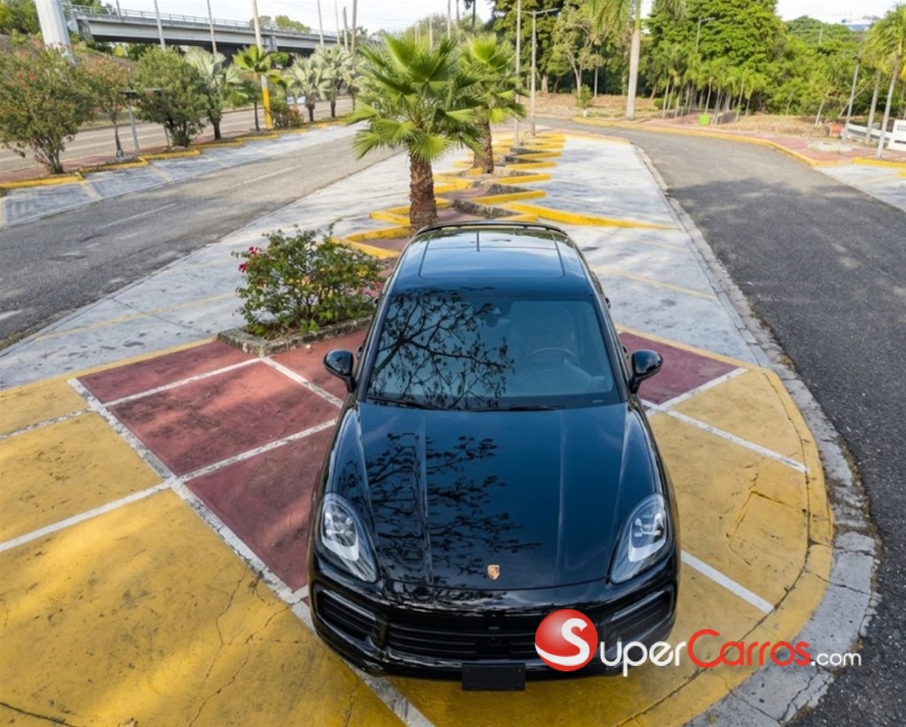 2022 Porsche Cayenne Coupe Platinum — foto 10 / 12