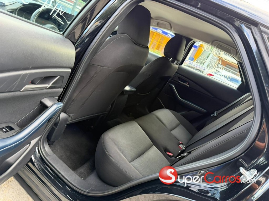 2021 Mazda CX-30 — foto 9 / 12