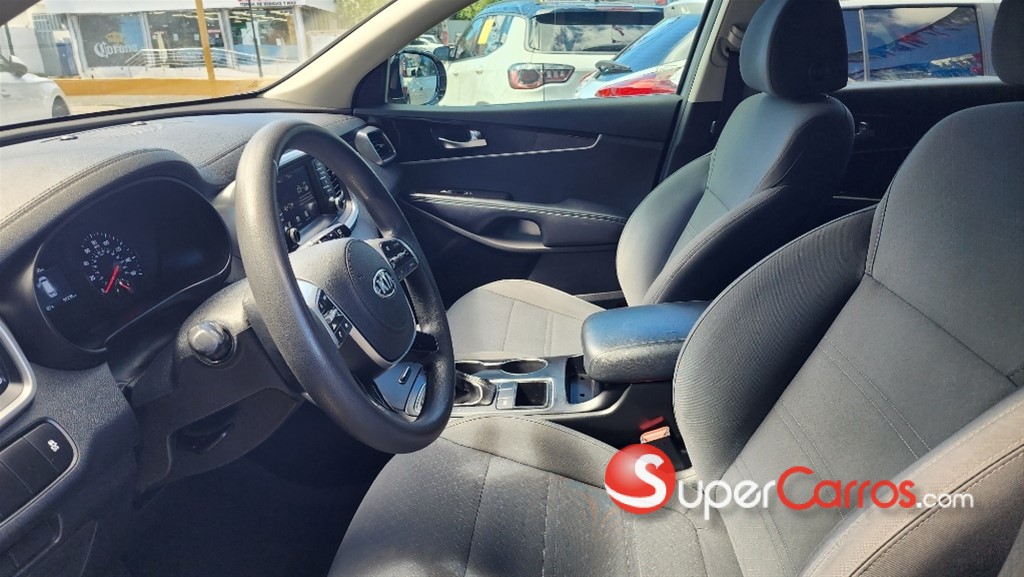 2020 Kia Sorento LX — foto 8 / 12