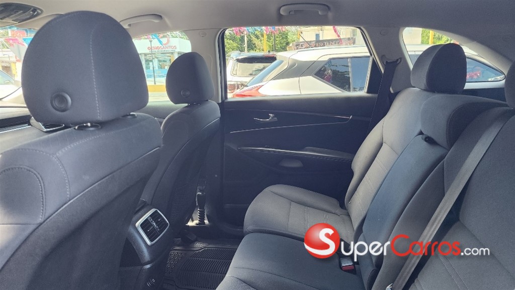 2020 Kia Sorento LX — foto 10 / 12