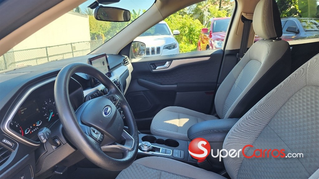 2020 Ford Escape SE — foto 9 / 12