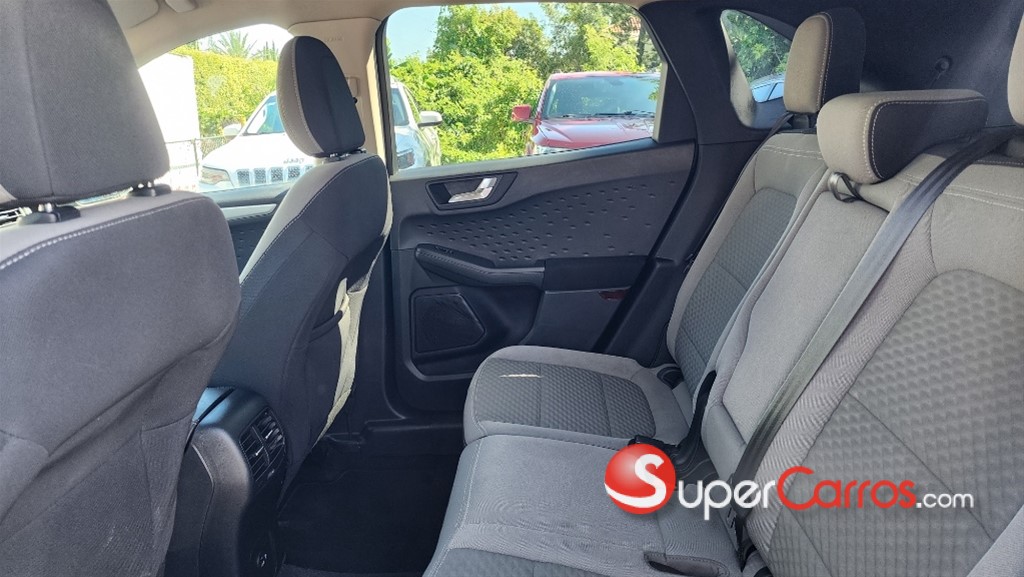 2020 Ford Escape SE — foto 10 / 12