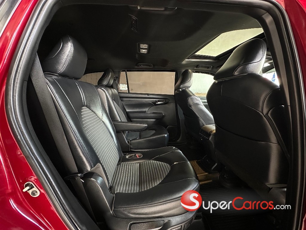 2022 Toyota Highlander XSE — foto 4 / 10