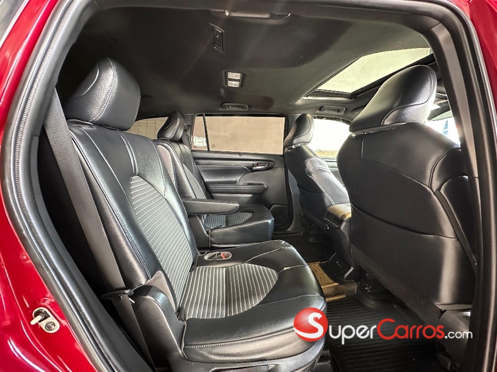 2022 Toyota Highlander XSE — foto 7 / 10