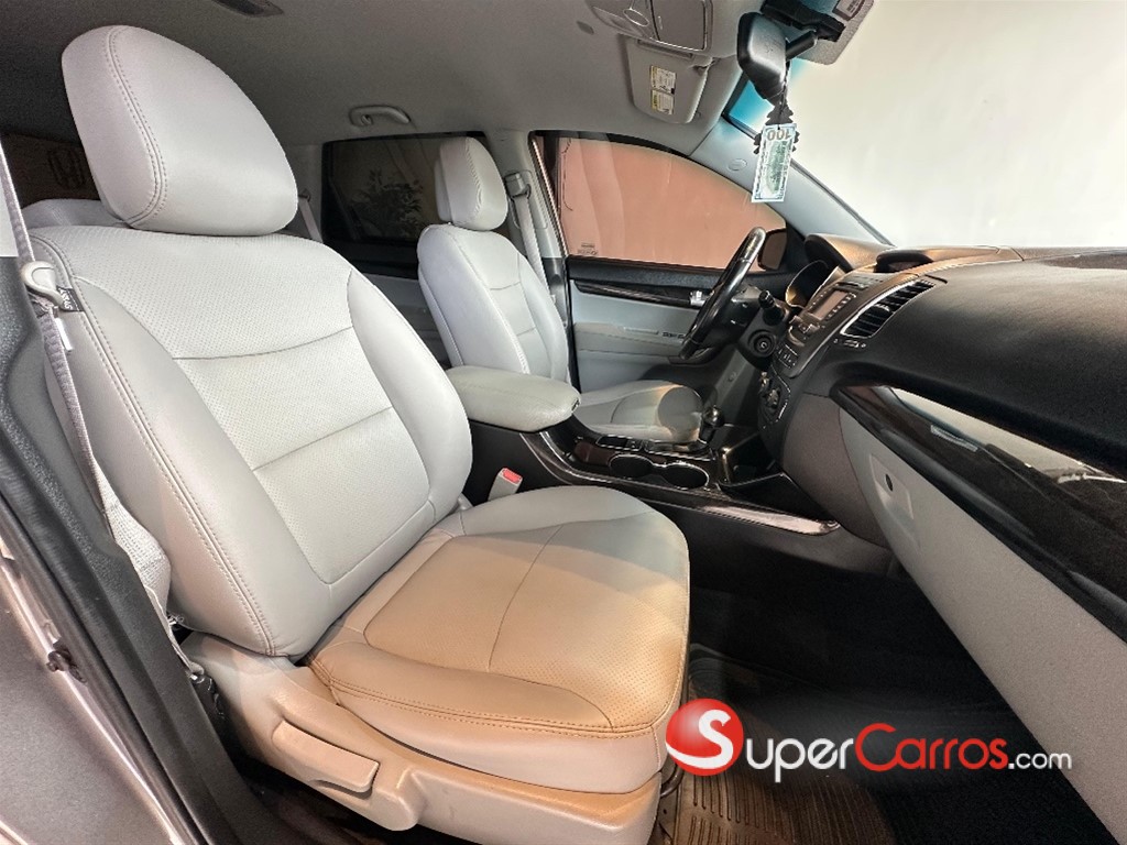 2015 Kia Sorento — foto 8 / 10