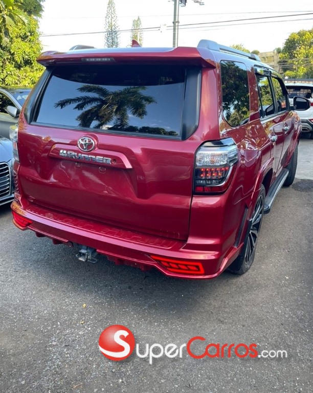 2018 Toyota 4 Runner SR5 — foto 4 / 9