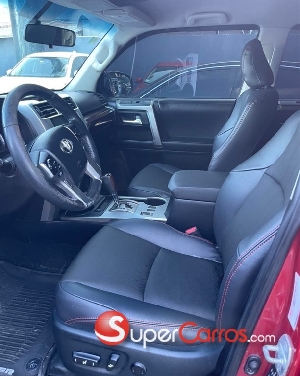 2018 Toyota 4 Runner SR5 — foto 7 / 9