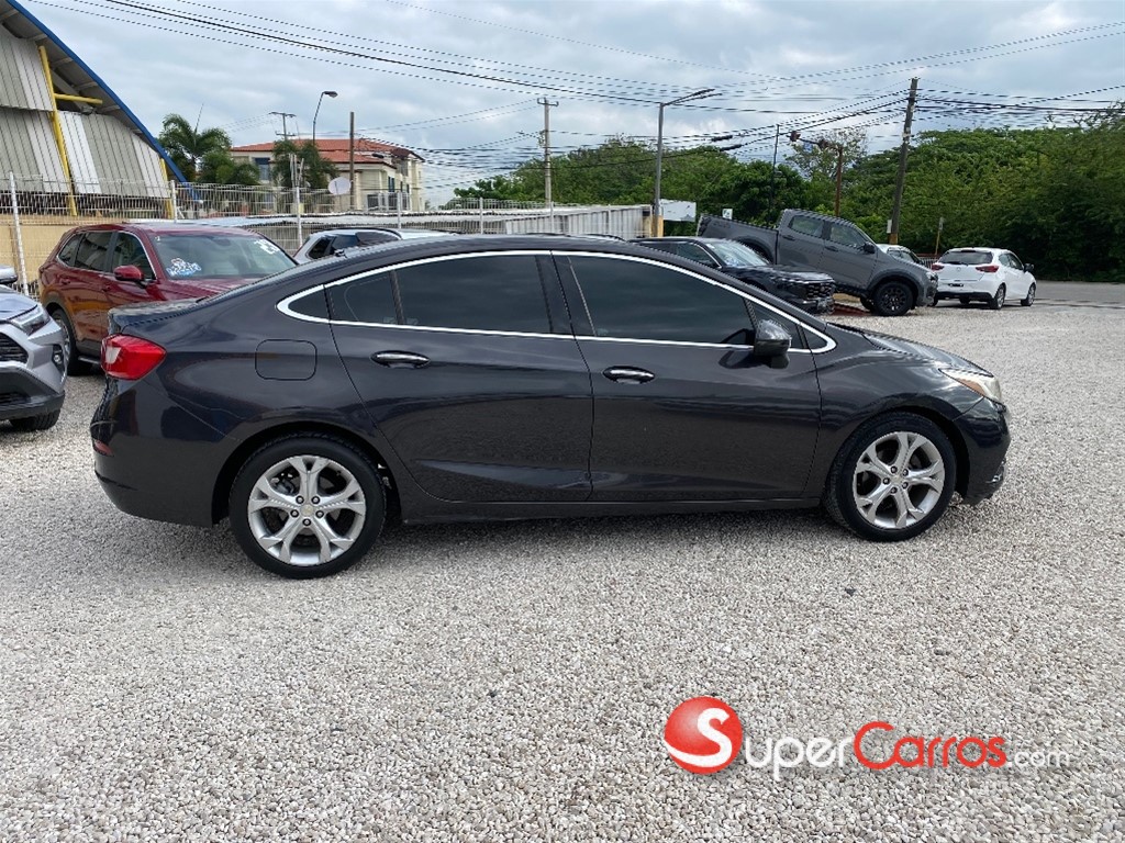 2017 Chevrolet Cruze Premier — foto 9 / 11