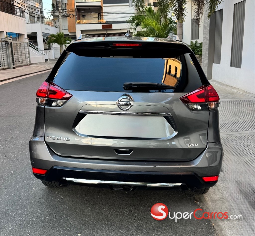 2017 Nissan Rogue — foto 2 / 12