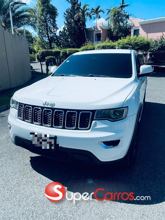 2017 Jeep Grand Cherokee Laredo — foto 1 / 12