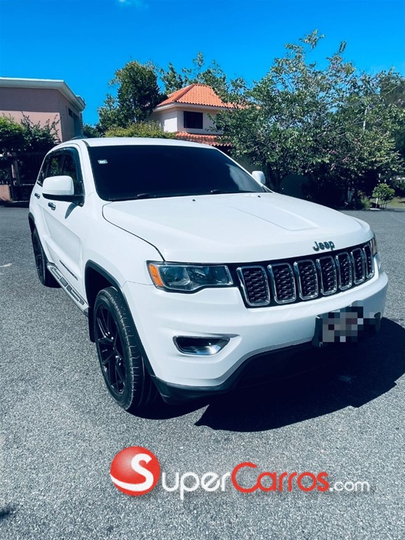 2017 Jeep Grand Cherokee Laredo — foto 2 / 12