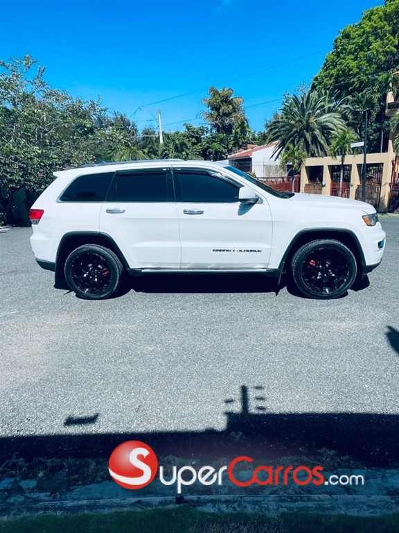 2017 Jeep Grand Cherokee Laredo — foto 6 / 12