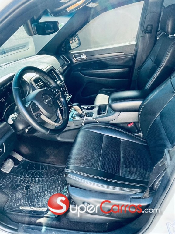 2017 Jeep Grand Cherokee Laredo — foto 8 / 12